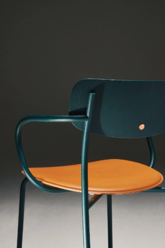 WIND - Stackable chair with armrests by La Manufacture - view 3